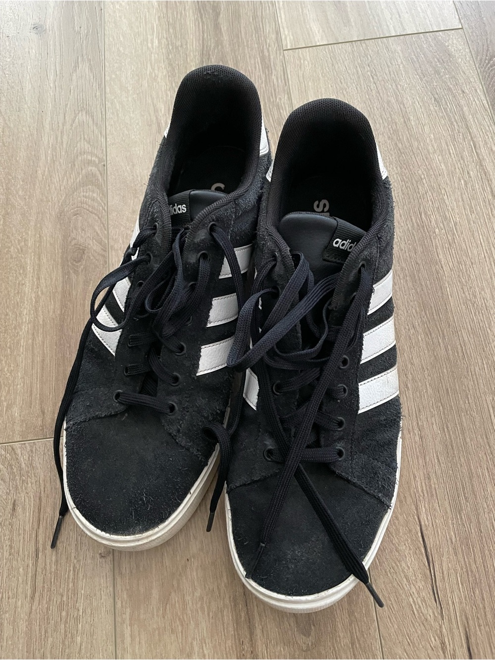 Adidas daily 4.0 skateboard shoes suede mens 11.5 ok condition